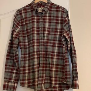 American Eagle men’s button up shirt. Size Medium. Excellent condition.